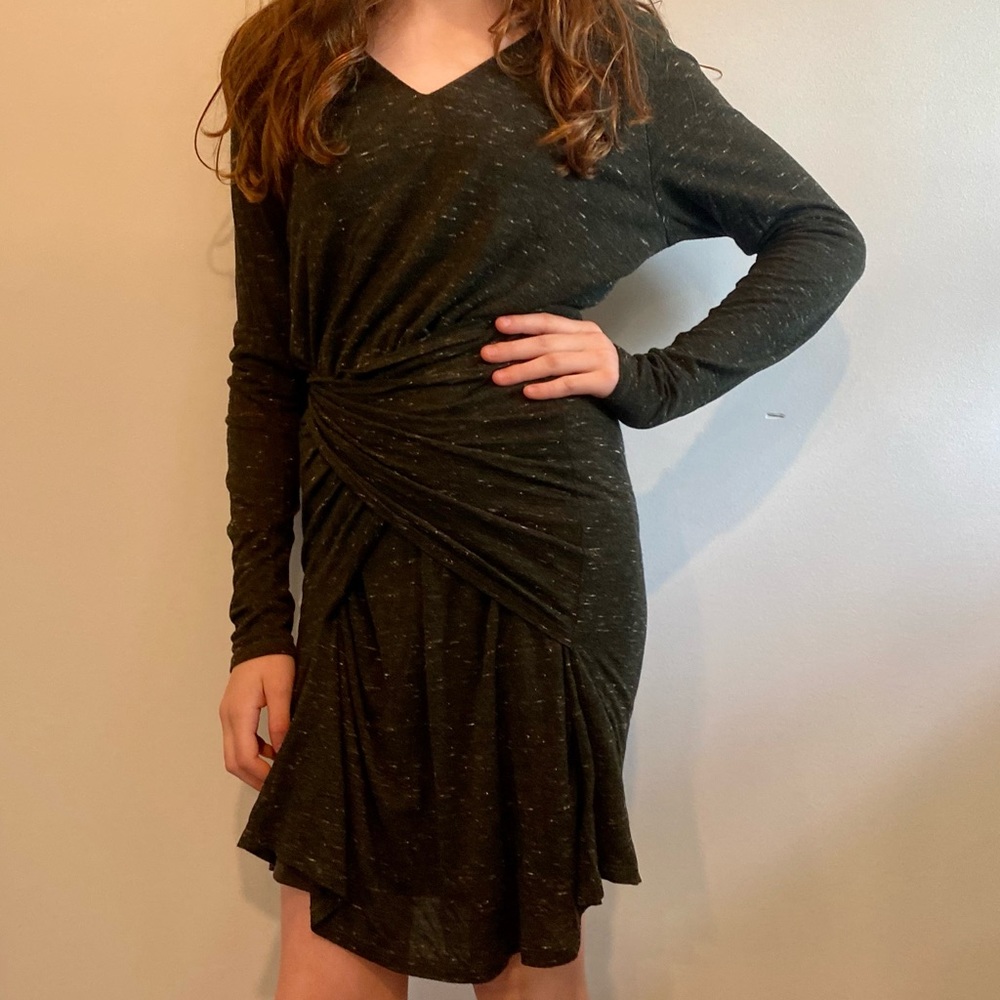 Cozy black dress with frill on the bottom